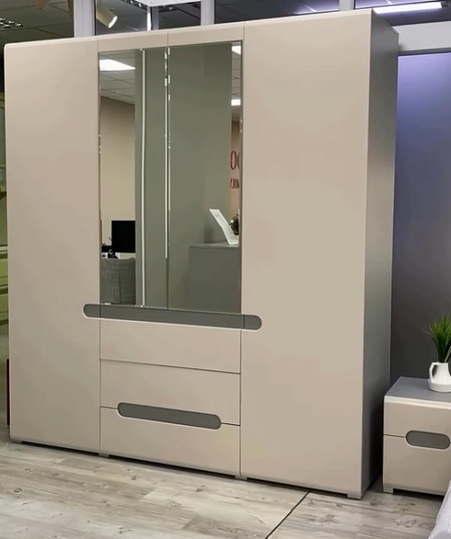 Леонардо Кашемир